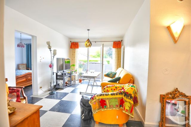 Appartement T3 à vendre - 3 pièces - 63.15 m2 - ROMANS SUR ISERE - 26 - RHONE-ALPES - Century 21 Orcalla Immobilier Appartement T3 à vendre - 3 pièces - 63.15 m2 - ROMANS SUR ISERE - 26 - RHONE-ALPES - Century 21 Orcalla Immobilier