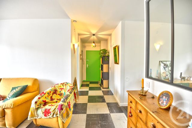 Appartement T3 à vendre - 3 pièces - 63.15 m2 - ROMANS SUR ISERE - 26 - RHONE-ALPES - Century 21 Orcalla Immobilier Appartement T3 à vendre - 3 pièces - 63.15 m2 - ROMANS SUR ISERE - 26 - RHONE-ALPES - Century 21 Orcalla Immobilier