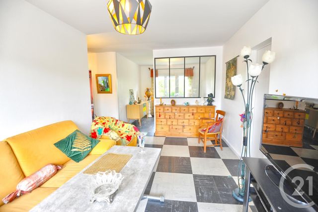 Appartement T3 à vendre - 3 pièces - 63.15 m2 - ROMANS SUR ISERE - 26 - RHONE-ALPES - Century 21 Orcalla Immobilier Appartement T3 à vendre - 3 pièces - 63.15 m2 - ROMANS SUR ISERE - 26 - RHONE-ALPES - Century 21 Orcalla Immobilier