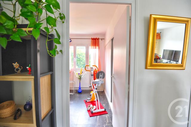 Appartement T3 à vendre - 3 pièces - 63.15 m2 - ROMANS SUR ISERE - 26 - RHONE-ALPES - Century 21 Orcalla Immobilier Appartement T3 à vendre - 3 pièces - 63.15 m2 - ROMANS SUR ISERE - 26 - RHONE-ALPES - Century 21 Orcalla Immobilier