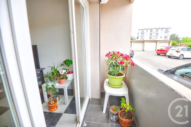 Appartement T3 à vendre - 3 pièces - 63.15 m2 - ROMANS SUR ISERE - 26 - RHONE-ALPES - Century 21 Orcalla Immobilier Appartement T3 à vendre - 3 pièces - 63.15 m2 - ROMANS SUR ISERE - 26 - RHONE-ALPES - Century 21 Orcalla Immobilier