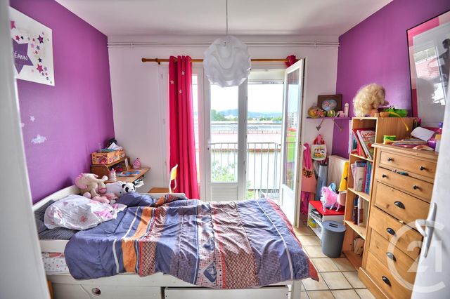Afficher la photo en grand Appartement T4 à vendre - 4 pièces - 64.57 m2 - ROMANS SUR ISERE - 26 - RHONE-ALPES - Century 21 Orcalla Immobilier