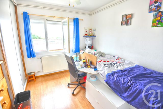 Afficher la photo en grand Appartement T4 à vendre - 4 pièces - 64.57 m2 - ROMANS SUR ISERE - 26 - RHONE-ALPES - Century 21 Orcalla Immobilier