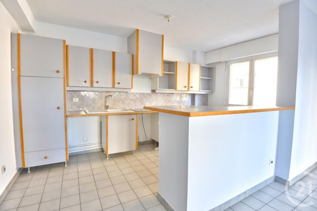 Appartement F3 à louer - 3 pièces - 66.75 m2 - ROMANS SUR ISERE - 26 - RHONE-ALPES - Century 21 Orcalla Immobilier