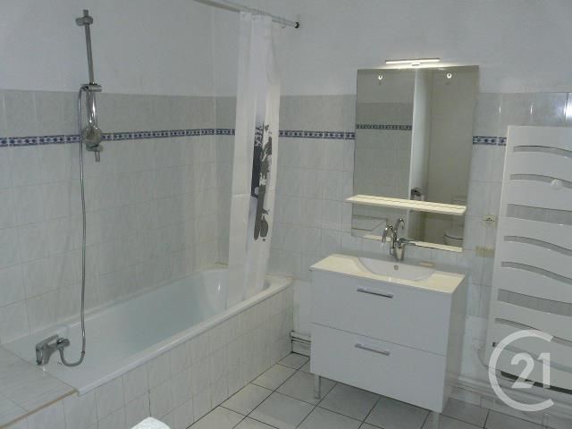 Appartement à louer - 2 pièces - 76.0 m2 - ROMANS SUR ISERE - 26 - RHONE-ALPES - Century 21 Orcalla Immobilier