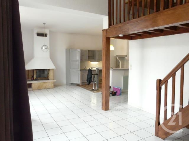 Appartement à louer - 2 pièces - 76.0 m2 - ROMANS SUR ISERE - 26 - RHONE-ALPES - Century 21 Orcalla Immobilier