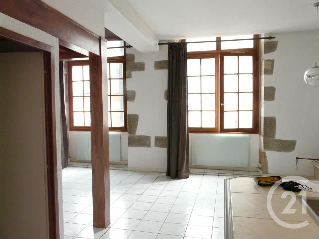 Appartement à louer - 2 pièces - 76.0 m2 - ROMANS SUR ISERE - 26 - RHONE-ALPES - Century 21 Orcalla Immobilier