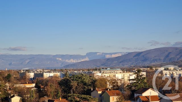 Appartement T5 à vendre - 5 pièces - 99.16 m2 - ROMANS SUR ISERE - 26 - RHONE-ALPES - Century 21 Orcalla Immobilier