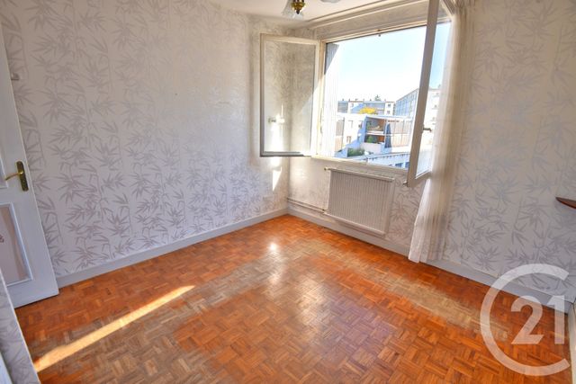 Afficher la photo en grand Appartement T4 à vendre - 4 pièces - 73.3 m2 - ROMANS SUR ISERE - 26 - RHONE-ALPES - Century 21 Orcalla Immobilier