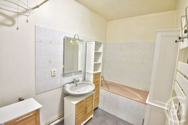 Appartement T4 à vendre - 4 pièces - 69.75 m2 - ROMANS SUR ISERE - 26 - RHONE-ALPES - Century 21 Orcalla Immobilier