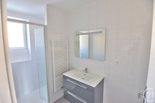 Appartement T4 à louer - 4 pièces - 81.0 m2 - ROMANS SUR ISERE - 26 - RHONE-ALPES - Century 21 Orcalla Immobilier