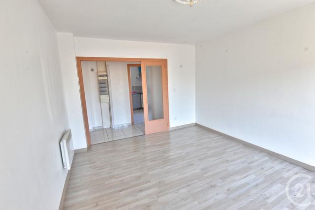 Appartement à louer - 3 pièces - 52.75 m2 - ROMANS SUR ISERE - 26 - RHONE-ALPES - Century 21 Orcalla Immobilier