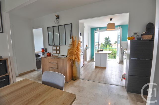 Appartement à louer - 3 pièces - 63.0 m2 - ROMANS SUR ISERE - 26 - RHONE-ALPES - Century 21 Orcalla Immobilier