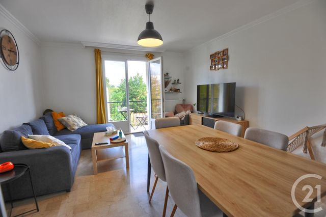 Appartement à louer - 3 pièces - 63.0 m2 - ROMANS SUR ISERE - 26 - RHONE-ALPES - Century 21 Orcalla Immobilier