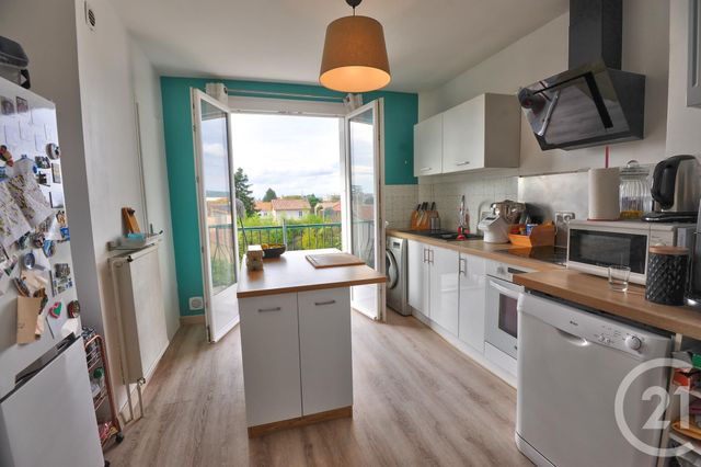 Appartement à louer - 3 pièces - 63.0 m2 - ROMANS SUR ISERE - 26 - RHONE-ALPES - Century 21 Orcalla Immobilier