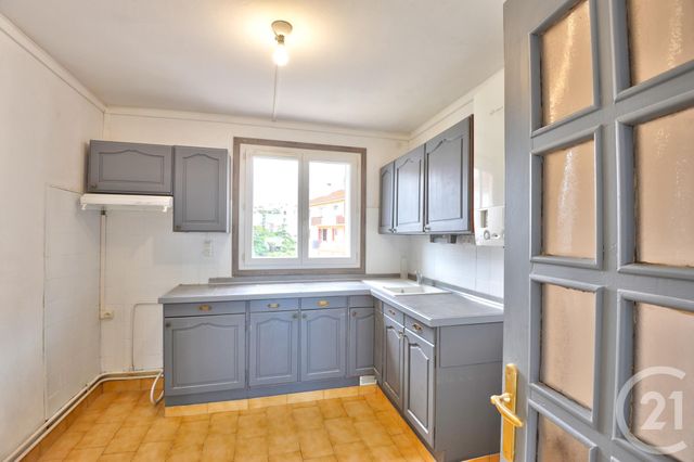 Appartement T4 à louer - 4 pièces - 68.0 m2 - ROMANS SUR ISERE - 26 - RHONE-ALPES - Century 21 Orcalla Immobilier