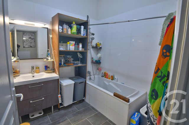 Appartement à louer - 3 pièces - 80.8 m2 - ROMANS SUR ISERE - 26 - RHONE-ALPES - Century 21 Orcalla Immobilier