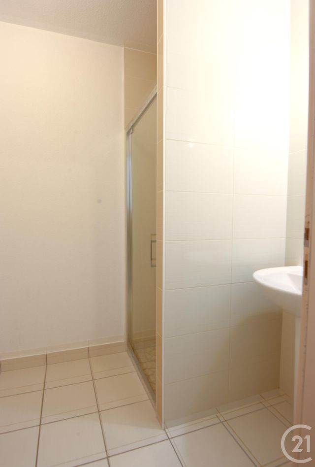 Appartement à louer - 3 pièces - 57.36 m2 - ROMANS SUR ISERE - 26 - RHONE-ALPES - Century 21 Orcalla Immobilier