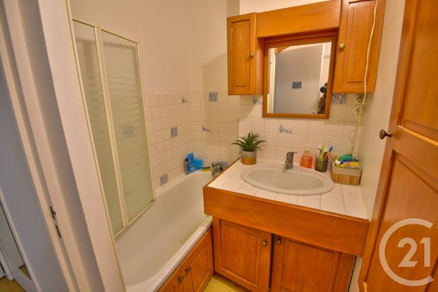 Appartement à louer - 2 pièces - 35.84 m2 - ROMANS SUR ISERE - 26 - RHONE-ALPES - Century 21 Orcalla Immobilier