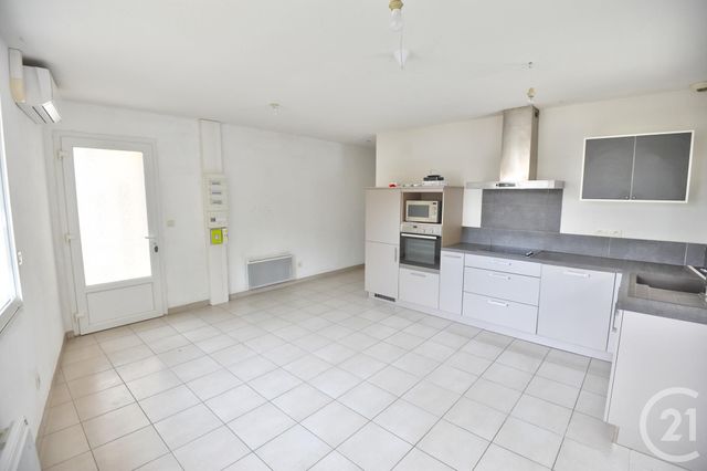 Appartement à louer - 3 pièces - 61.0 m2 - ROMANS SUR ISERE - 26 - RHONE-ALPES - Century 21 Orcalla Immobilier