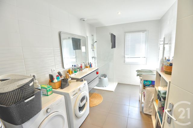 Appartement à louer - 4 pièces - 105.0 m2 - GENISSIEUX - 26 - RHONE-ALPES - Century 21 Orcalla Immobilier