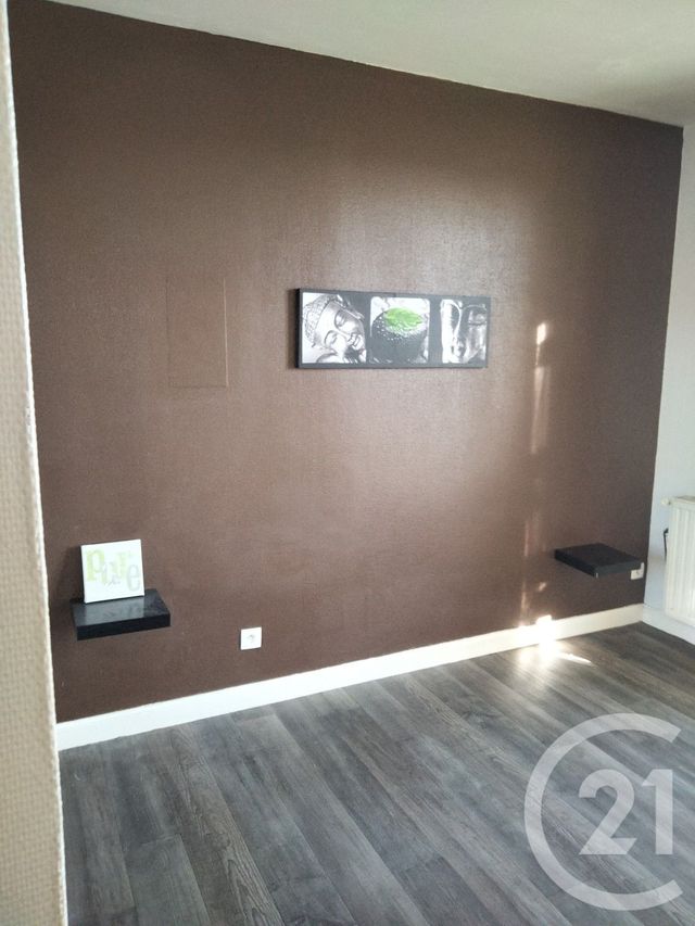 Appartement T4 à vendre - 3 pièces - 64.0 m2 - ROMANS SUR ISERE - 26 - RHONE-ALPES - Century 21 Orcalla Immobilier