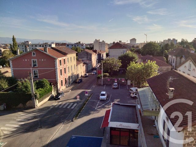 Appartement T4 à vendre - 3 pièces - 64.0 m2 - ROMANS SUR ISERE - 26 - RHONE-ALPES - Century 21 Orcalla Immobilier
