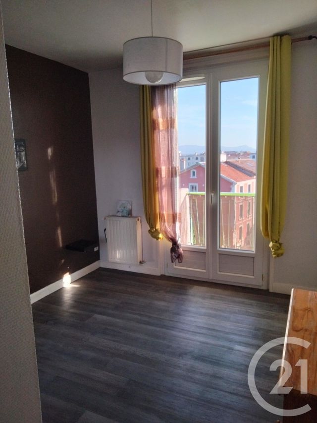 Appartement T4 à vendre - 3 pièces - 64.0 m2 - ROMANS SUR ISERE - 26 - RHONE-ALPES - Century 21 Orcalla Immobilier