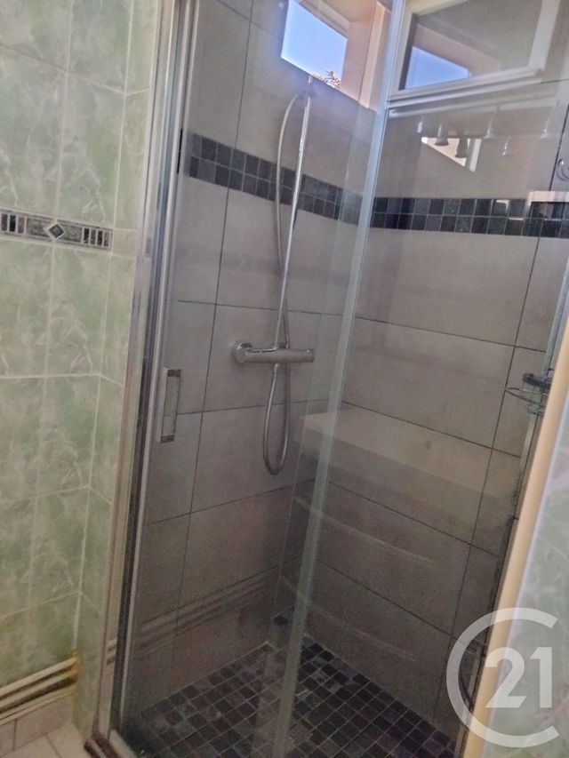 Appartement T4 à vendre - 3 pièces - 64.0 m2 - ROMANS SUR ISERE - 26 - RHONE-ALPES - Century 21 Orcalla Immobilier