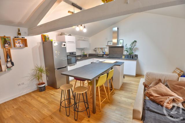 Appartement à louer - 3 pièces - 82.0 m2 - ROMANS SUR ISERE - 26 - RHONE-ALPES - Century 21 Orcalla Immobilier