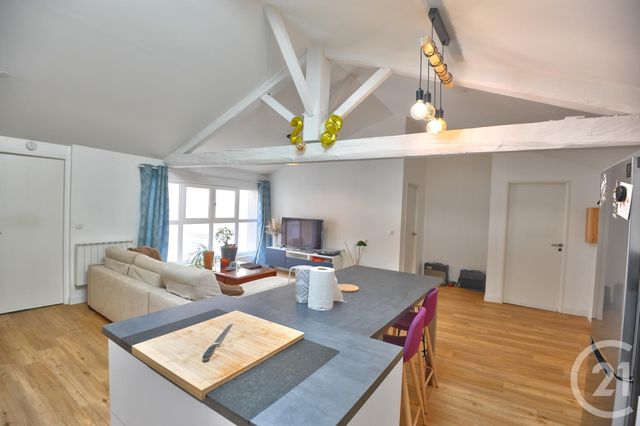 Appartement à louer - 3 pièces - 82.0 m2 - ROMANS SUR ISERE - 26 - RHONE-ALPES - Century 21 Orcalla Immobilier