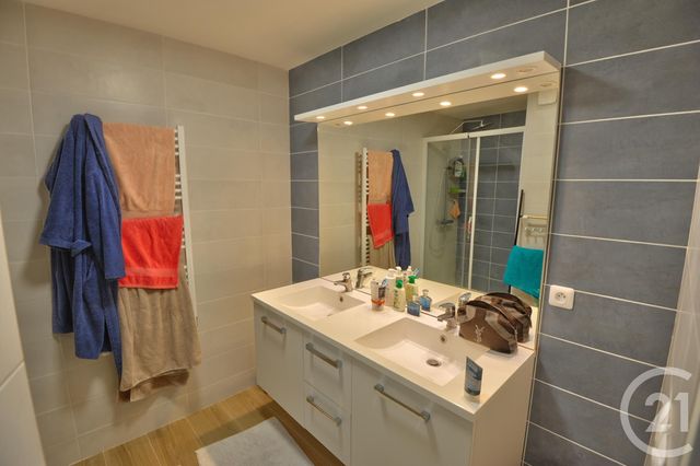 Appartement à louer - 3 pièces - 82.0 m2 - ROMANS SUR ISERE - 26 - RHONE-ALPES - Century 21 Orcalla Immobilier