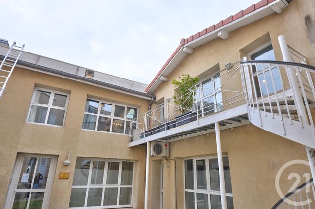 Appartement à louer - 3 pièces - 82.0 m2 - ROMANS SUR ISERE - 26 - RHONE-ALPES - Century 21 Orcalla Immobilier