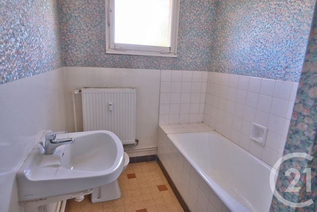 Appartement T3 à vendre - 3 pièces - 60.5 m2 - ROMANS SUR ISERE - 26 - RHONE-ALPES - Century 21 Orcalla Immobilier
