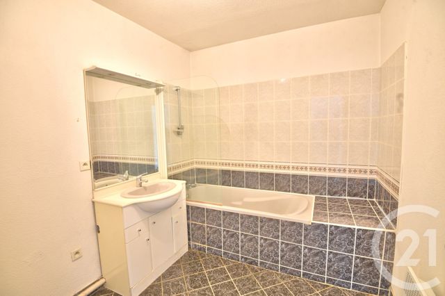 Appartement F3 à louer - 3 pièces - 63.23 m2 - ROMANS SUR ISERE - 26 - RHONE-ALPES - Century 21 Orcalla Immobilier