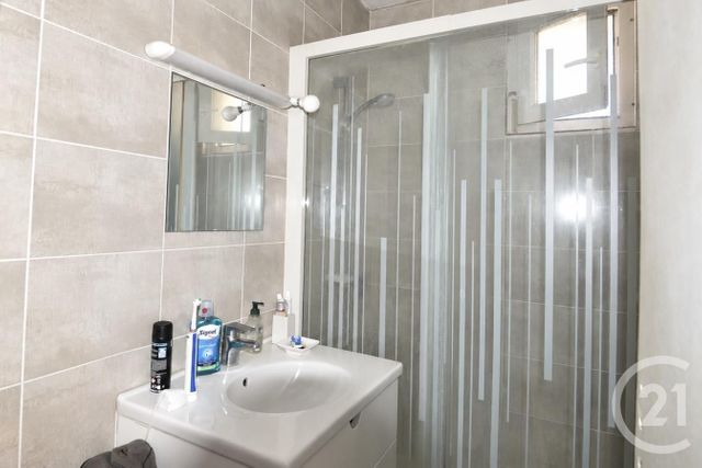 Appartement T3 à vendre - 4 pièces - 67.78 m2 - ROMANS SUR ISERE - 26 - RHONE-ALPES - Century 21 Orcalla Immobilier