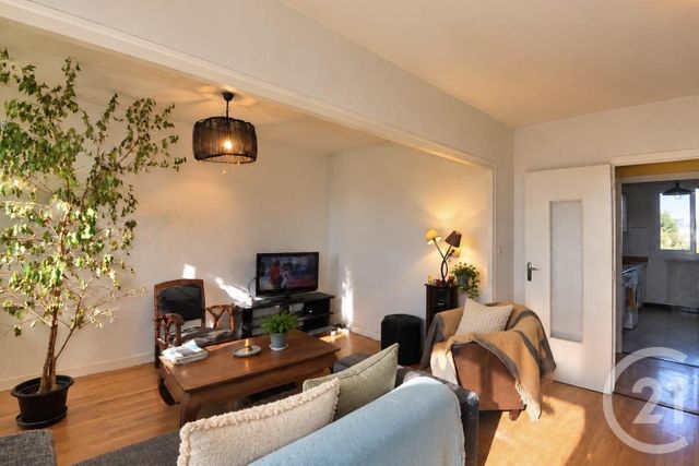 Appartement T3 à vendre - 4 pièces - 67.78 m2 - ROMANS SUR ISERE - 26 - RHONE-ALPES - Century 21 Orcalla Immobilier