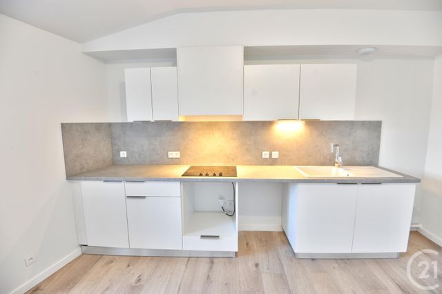 Appartement à louer - 3 pièces - 82.05 m2 - BOURG DE PEAGE - 26 - RHONE-ALPES - Century 21 Orcalla Immobilier