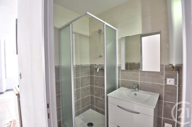 Appartement à louer - 2 pièces - 29.41 m2 - ROMANS SUR ISERE - 26 - RHONE-ALPES - Century 21 Orcalla Immobilier