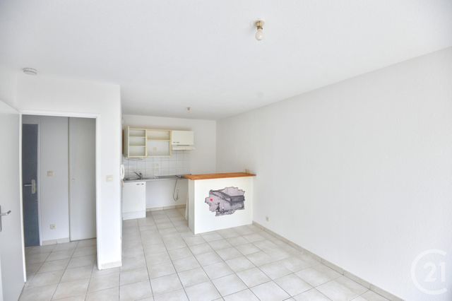 Appartement à louer - 2 pièces - 41.3 m2 - ROMANS SUR ISERE - 26 - RHONE-ALPES - Century 21 Orcalla Immobilier