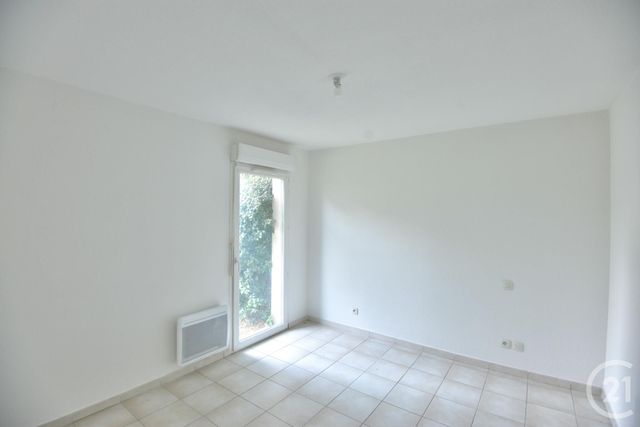 Appartement à louer - 2 pièces - 41.3 m2 - ROMANS SUR ISERE - 26 - RHONE-ALPES - Century 21 Orcalla Immobilier